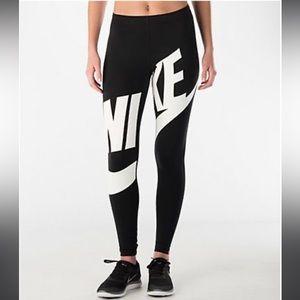 Nike running leggings. Size Medium